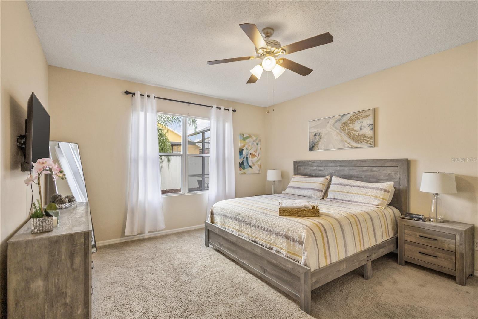 Image 20 of 35 For 422 Graystone Boulevard