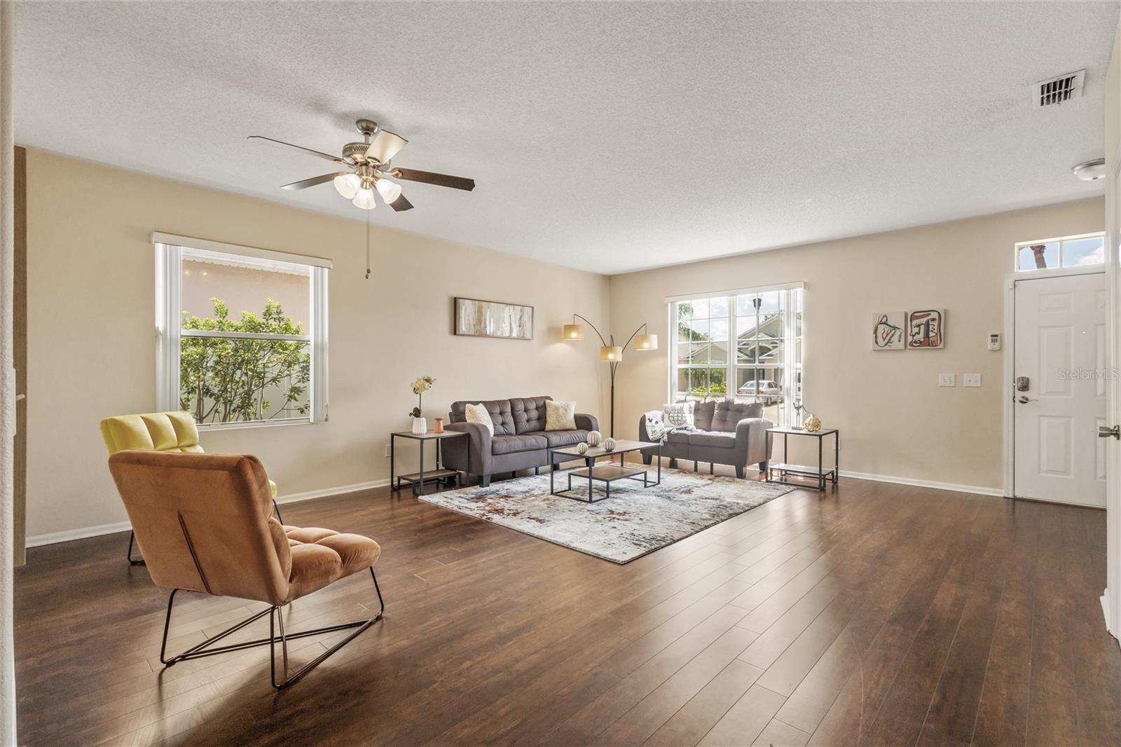 Image 8 of 35 For 422 Graystone Boulevard