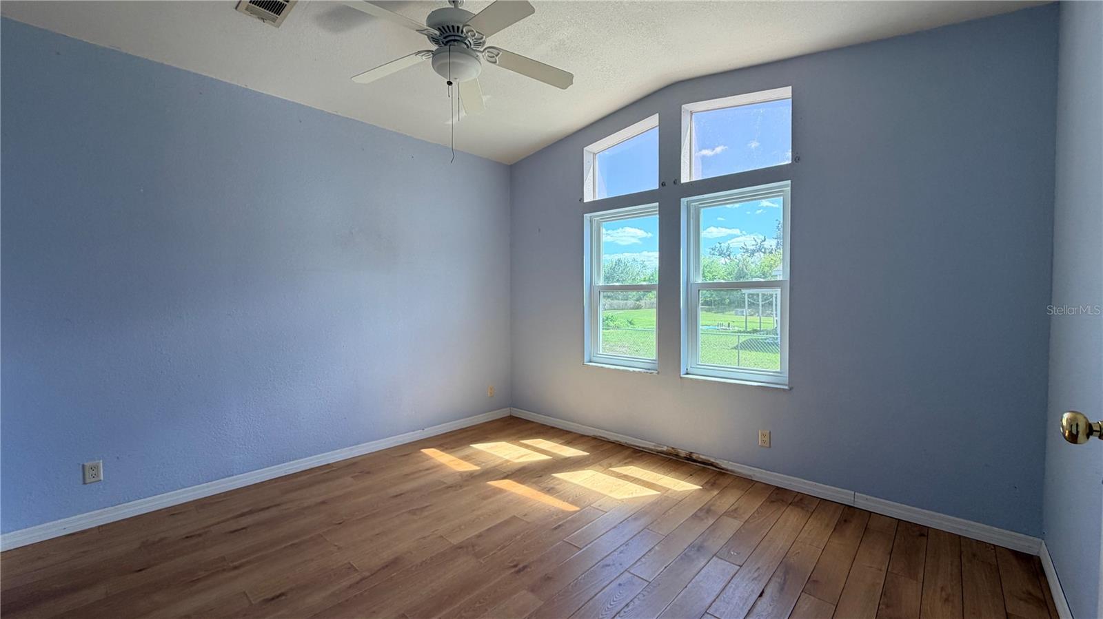 Image 18 of 23 For 1831 Winchester Court S