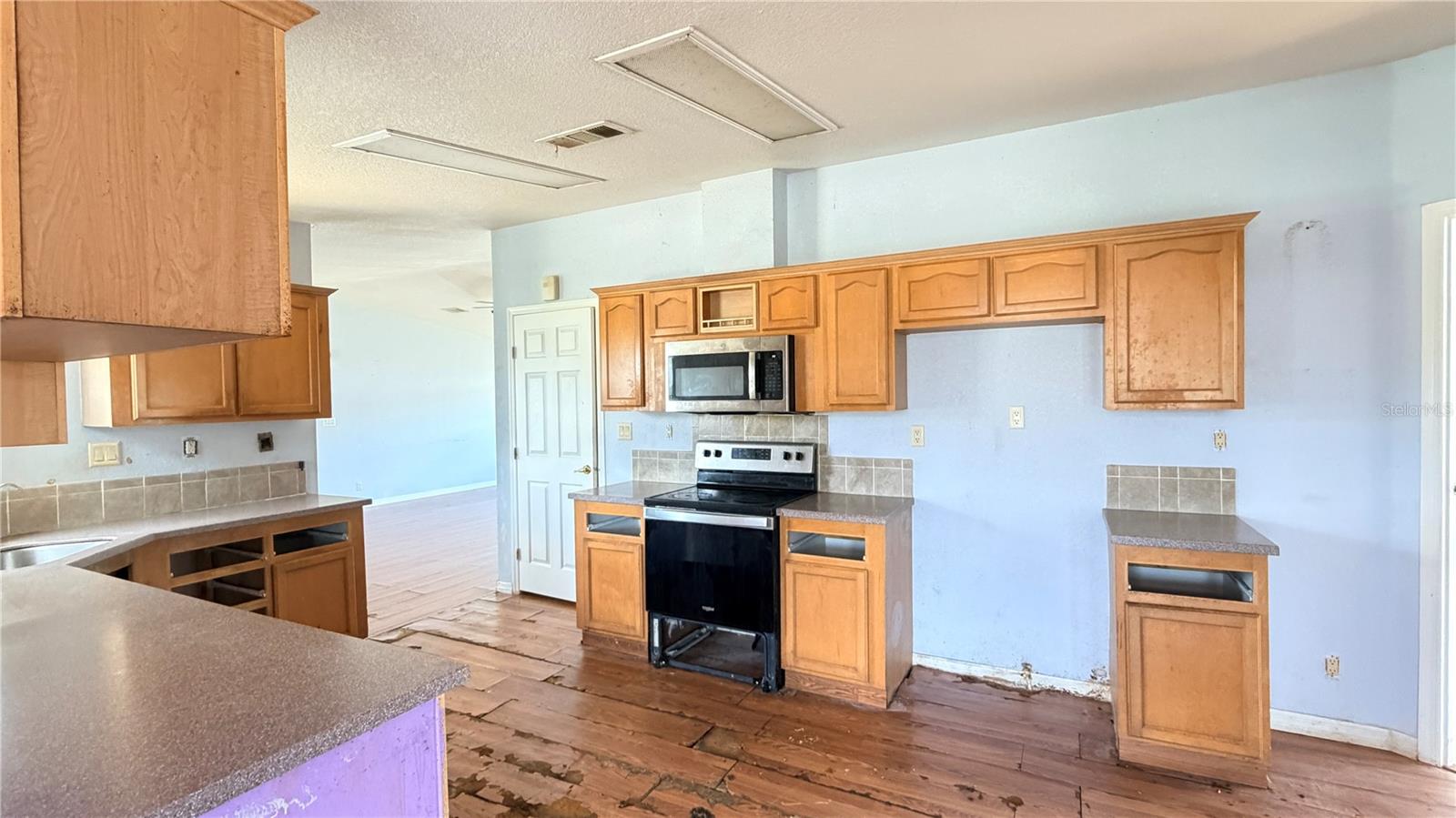 Image 8 of 23 For 1831 Winchester Court S