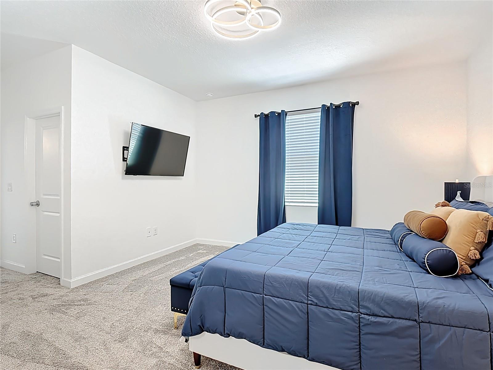 Image 18 of 73 For 4036 Redbridge Loop