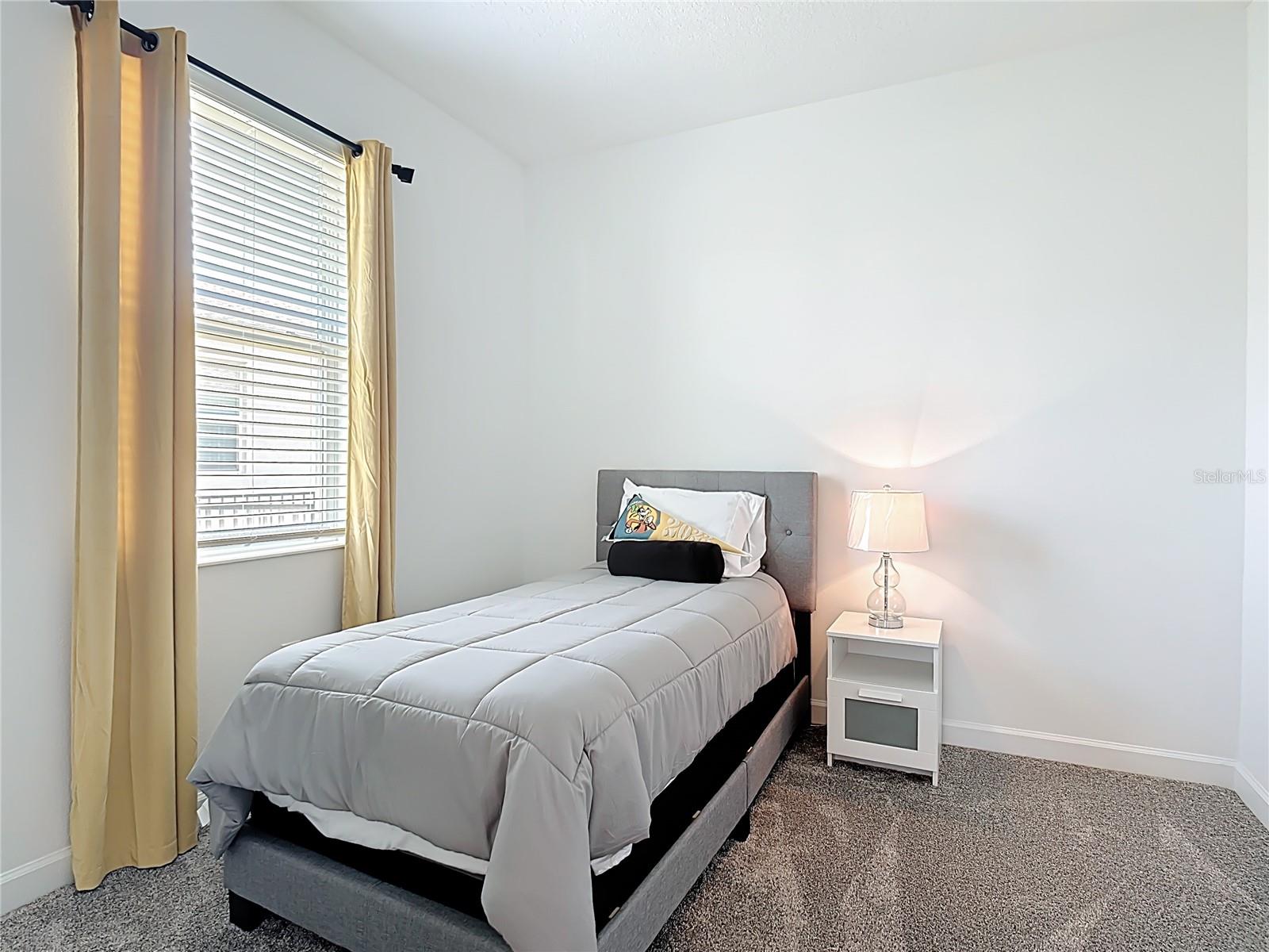 Image 36 of 73 For 4036 Redbridge Loop