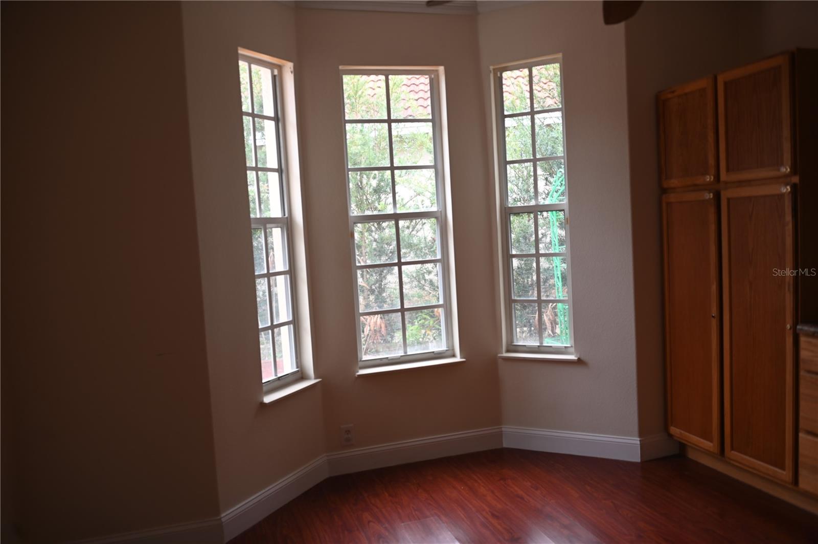 Image 15 of 27 For 8800 Oak Landings Court