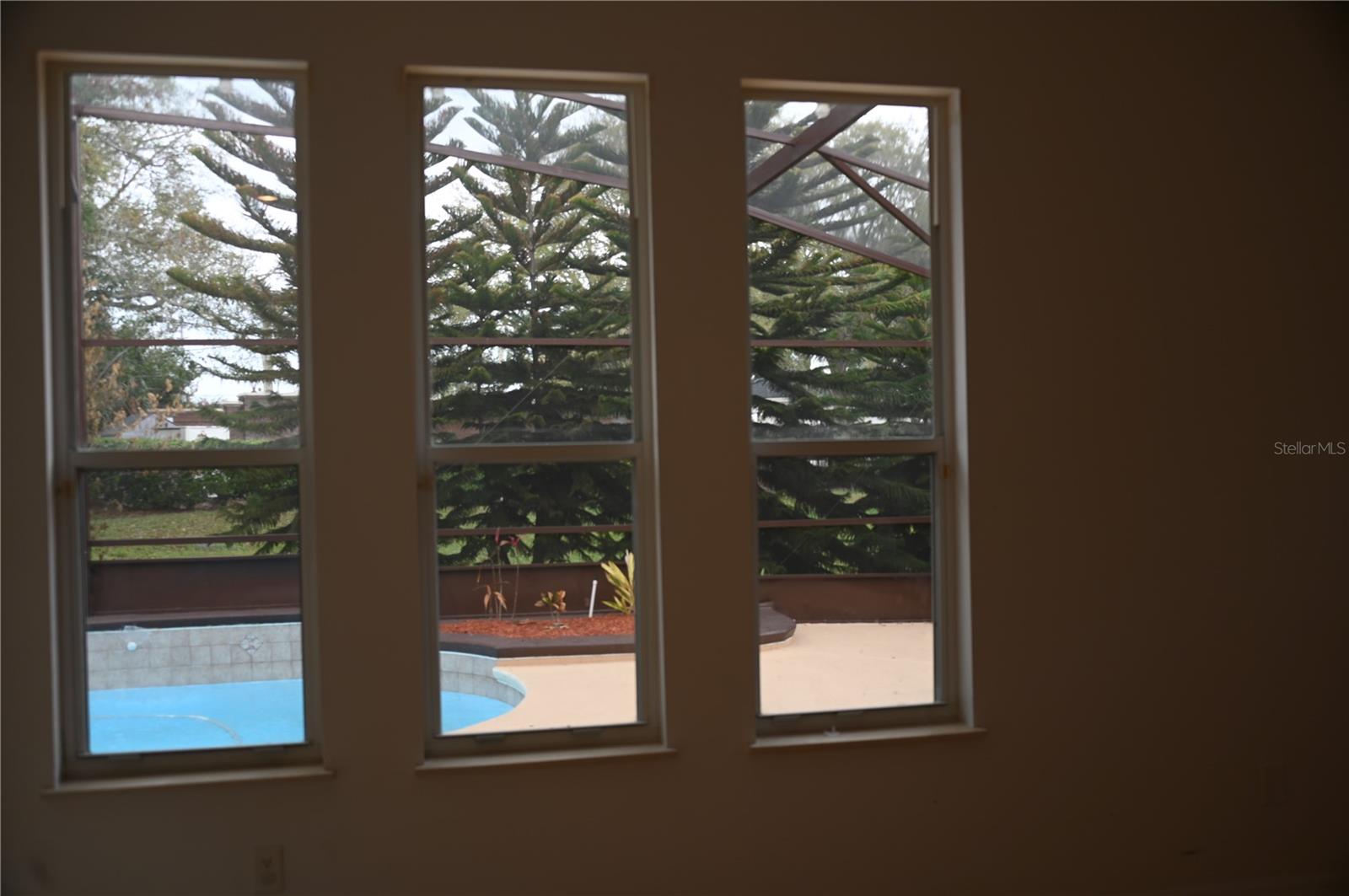 Image 17 of 27 For 8800 Oak Landings Court