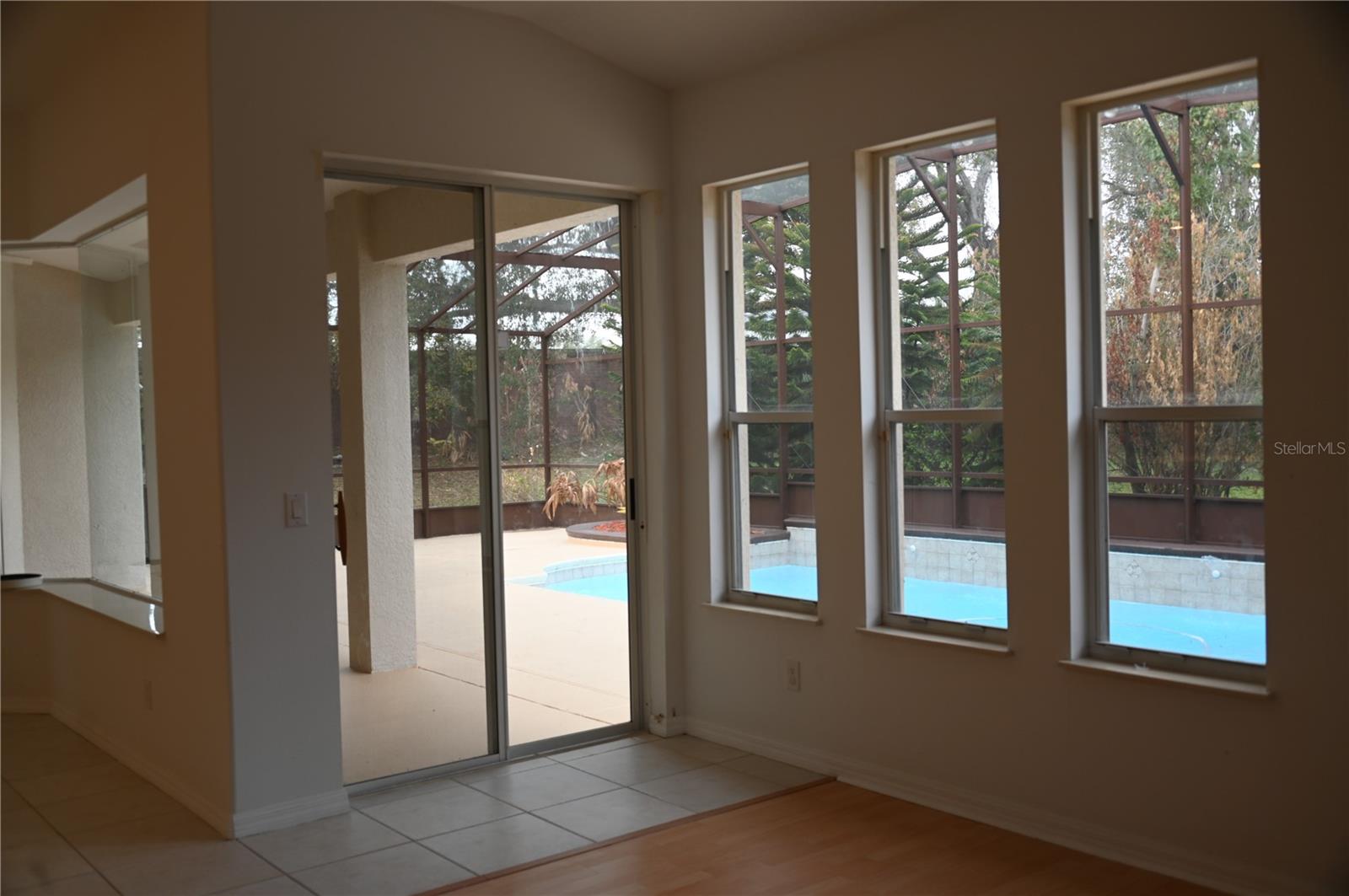 Image 18 of 27 For 8800 Oak Landings Court