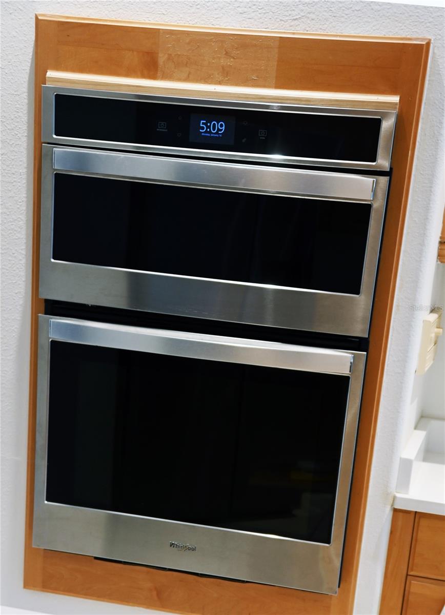 Image 7 of 27 For 8800 Oak Landings Court