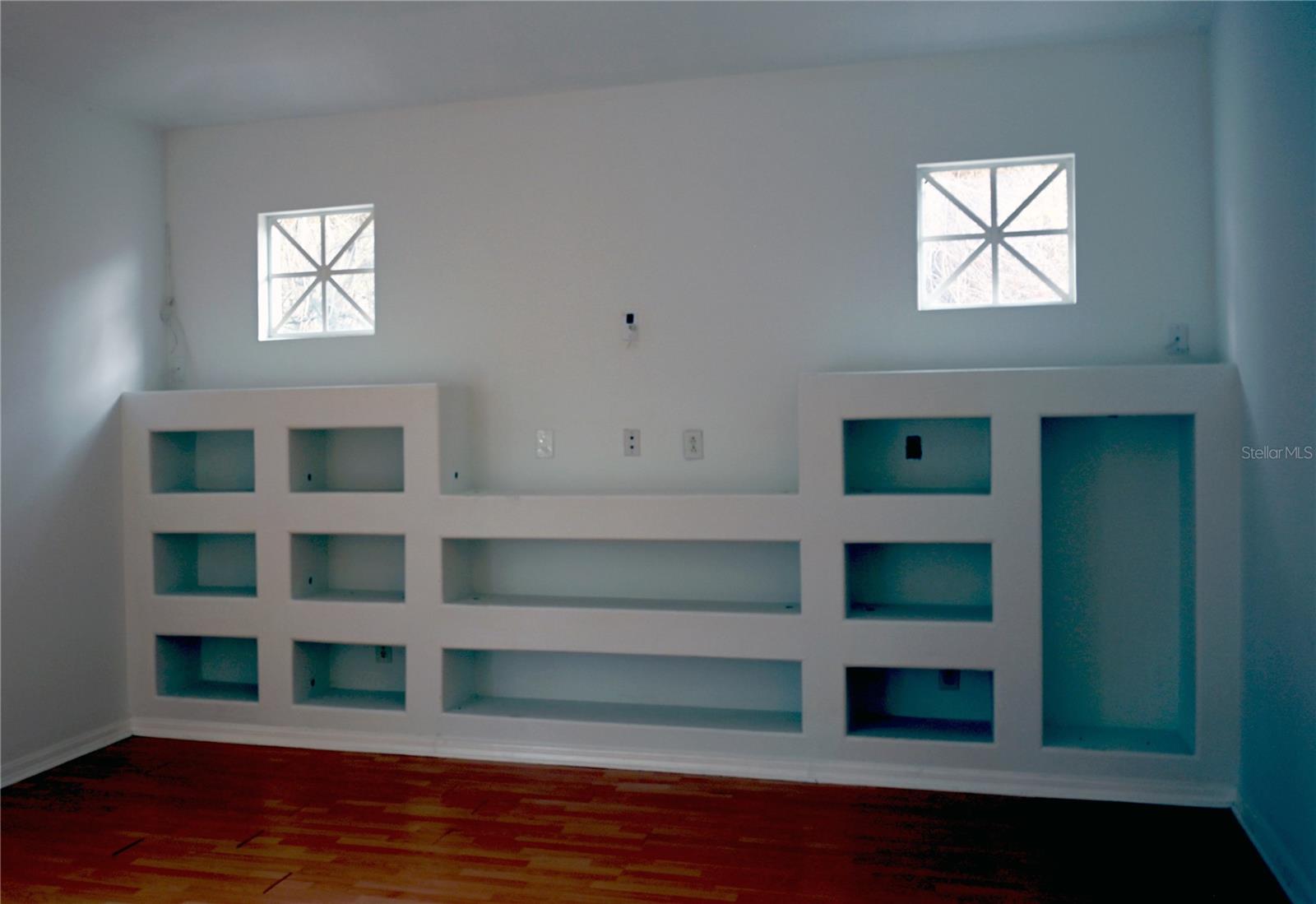 Image 9 of 27 For 8800 Oak Landings Court