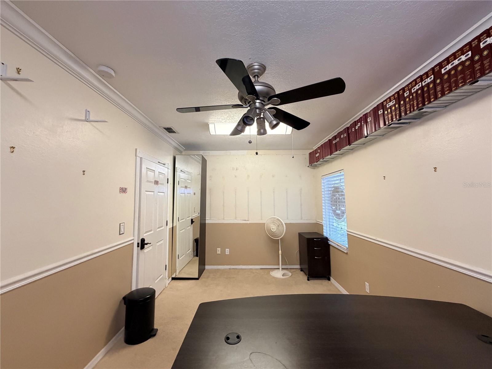 Image 9 of 18 For 1400 Oak Street F