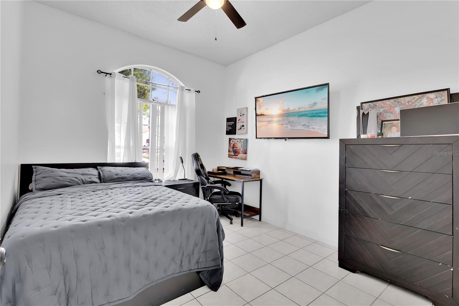 Image 17 of 32 For 2654 Hawthorne Lane