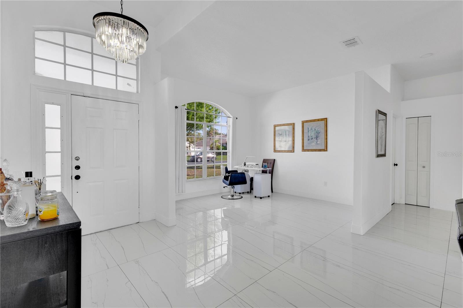 Image 3 of 32 For 2654 Hawthorne Lane