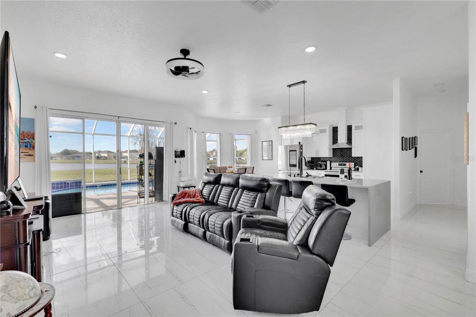 Image 4 of 32 For 2654 Hawthorne Lane