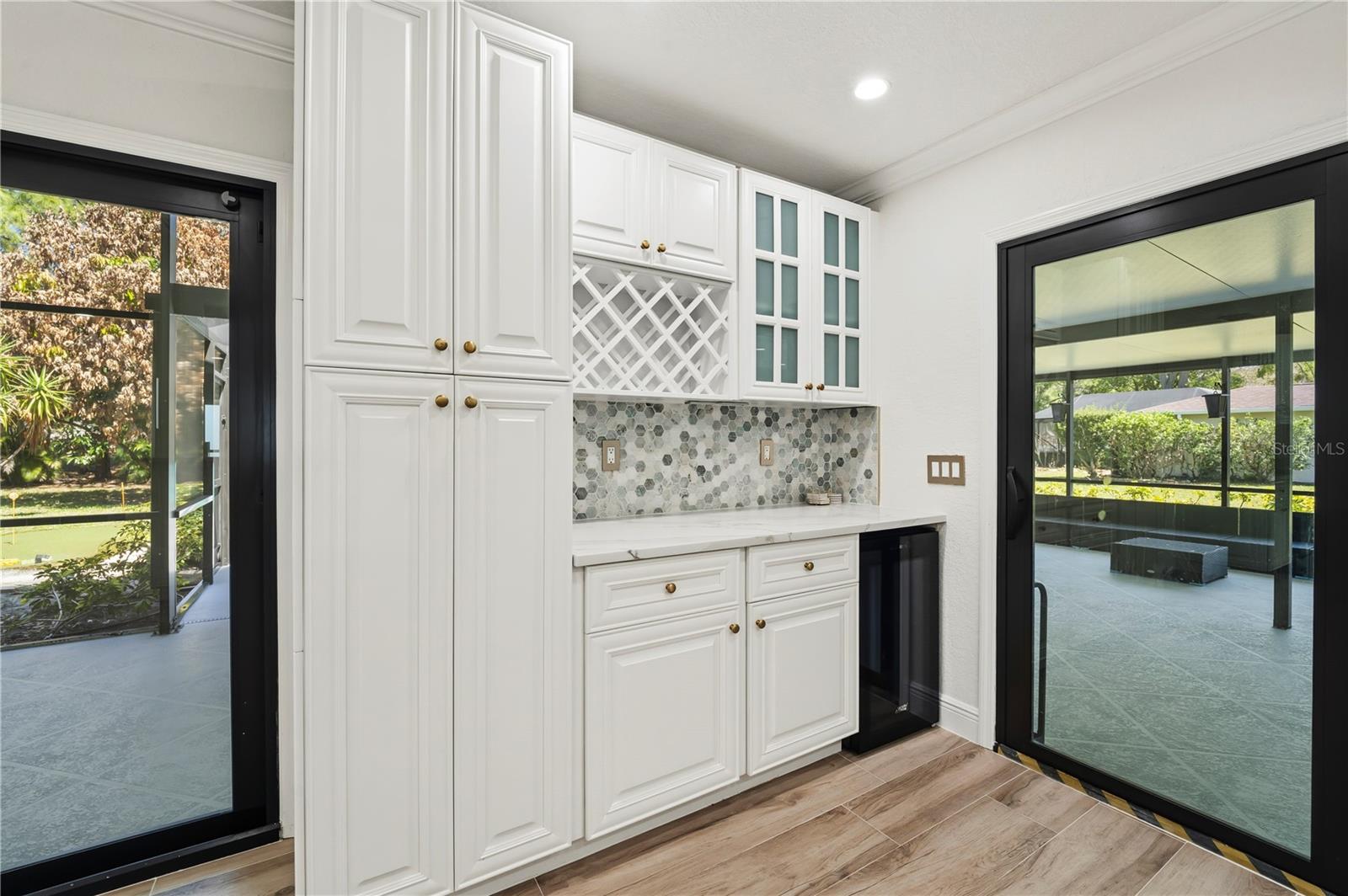 Image 14 of 44 For 2225 Flanders Road