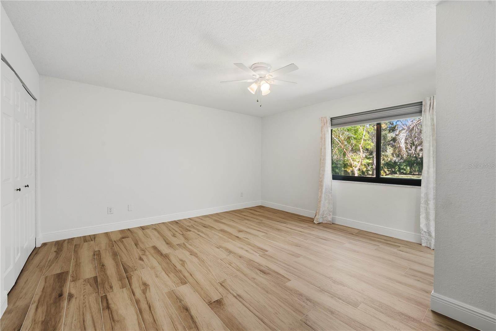 Image 21 of 44 For 2225 Flanders Road