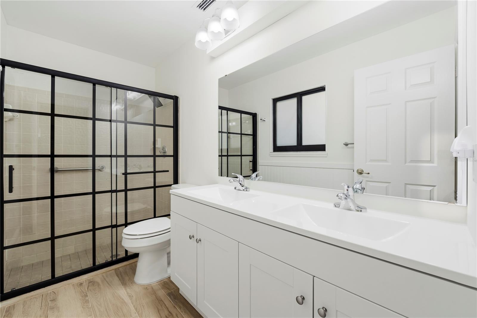 Image 23 of 44 For 2225 Flanders Road