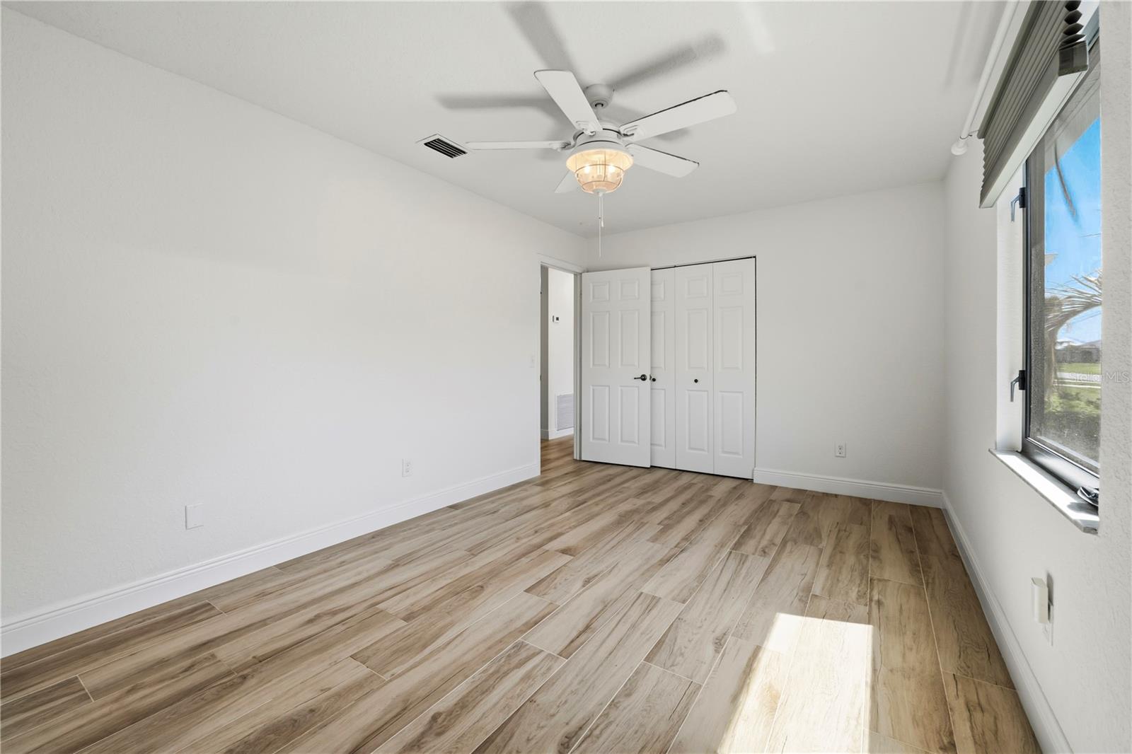 Image 24 of 44 For 2225 Flanders Road