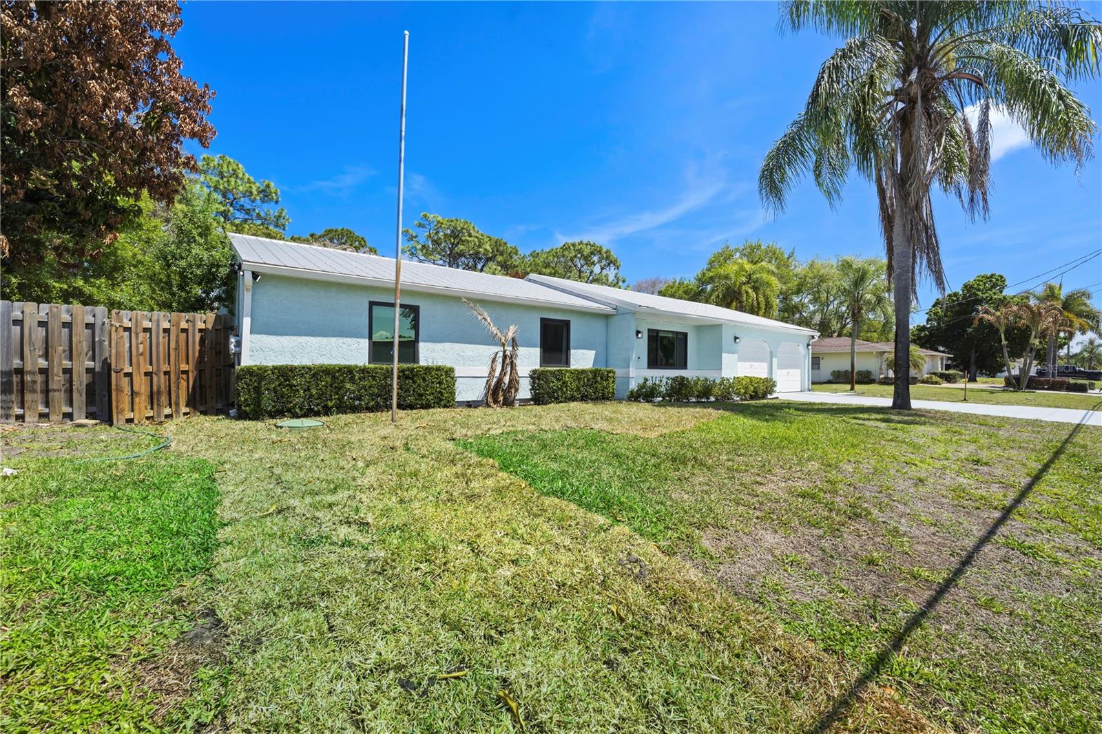 Image 3 of 44 For 2225 Flanders Road