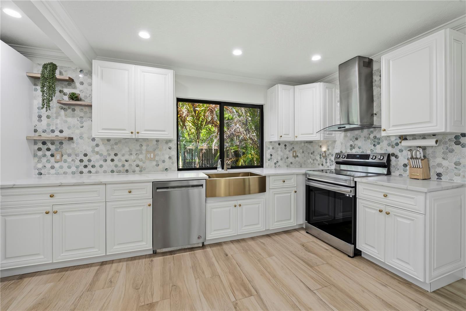 Image 7 of 44 For 2225 Flanders Road