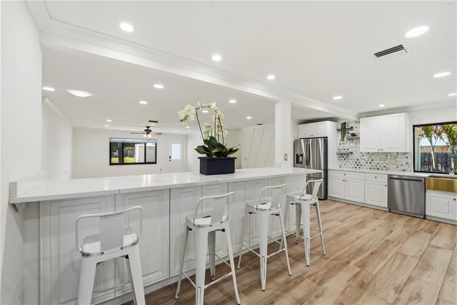 Image 8 of 44 For 2225 Flanders Road