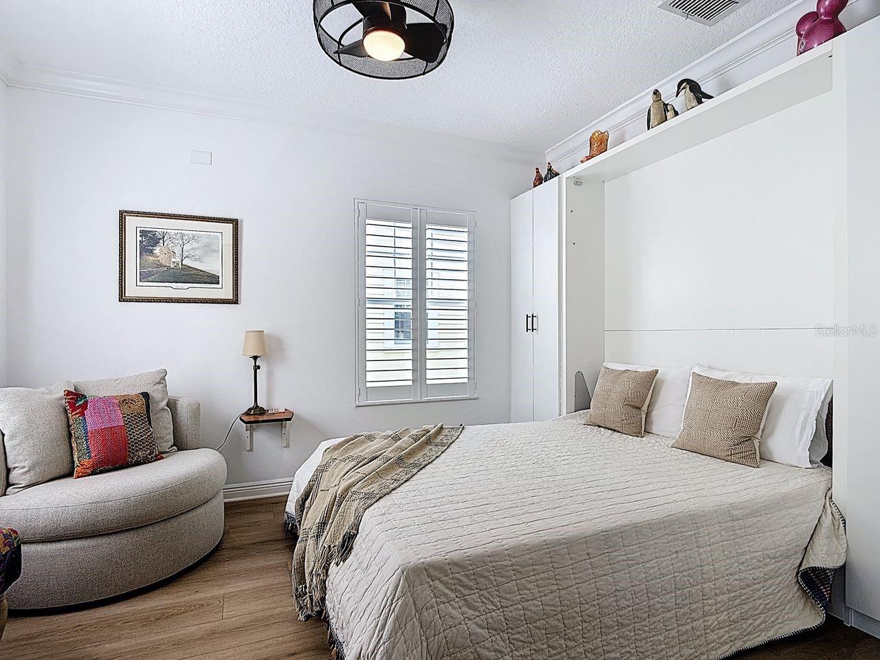 Image 10 of 47 For 1043 Nash Dr  1043