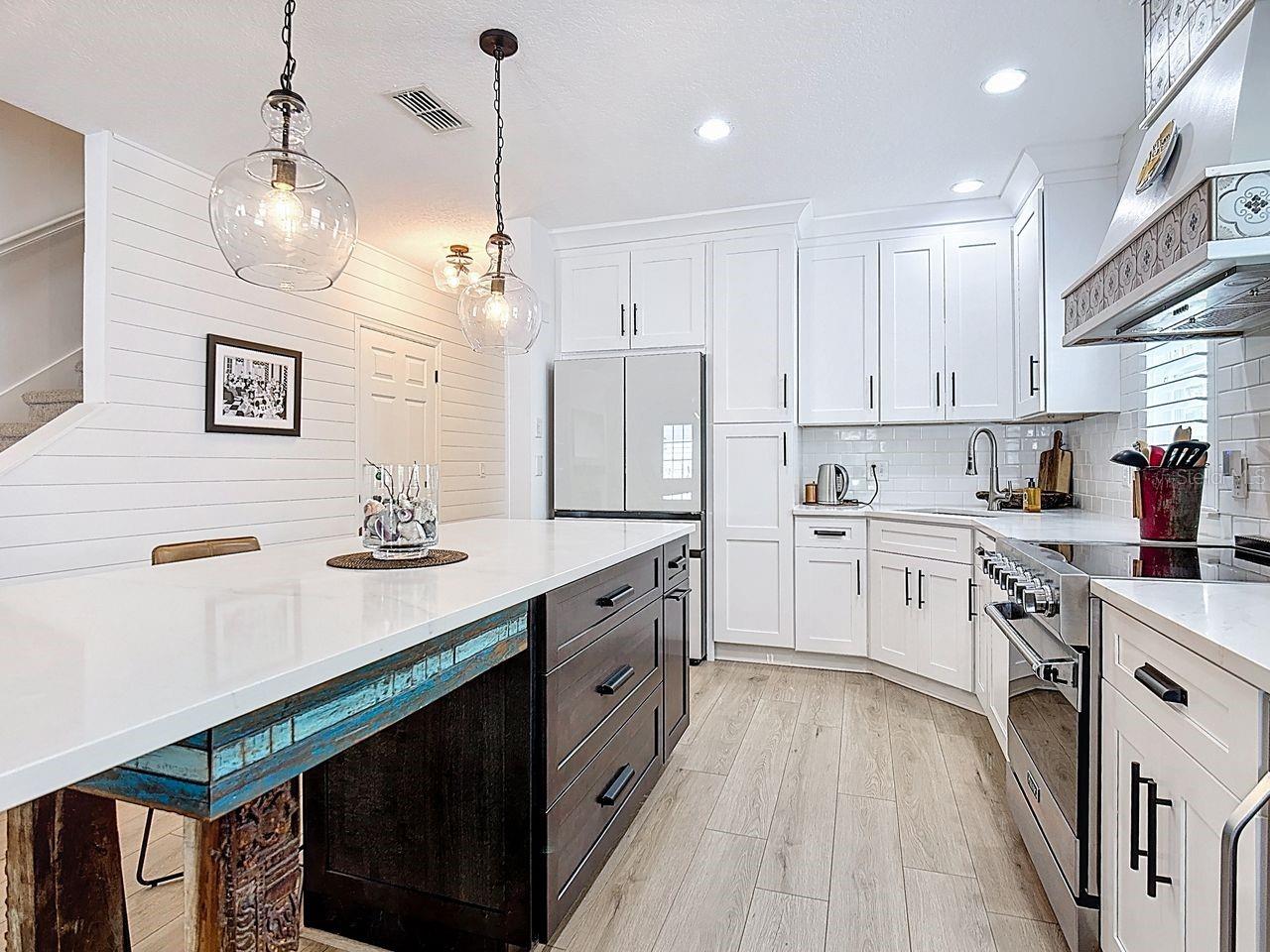 Image 14 of 47 For 1043 Nash Dr  1043