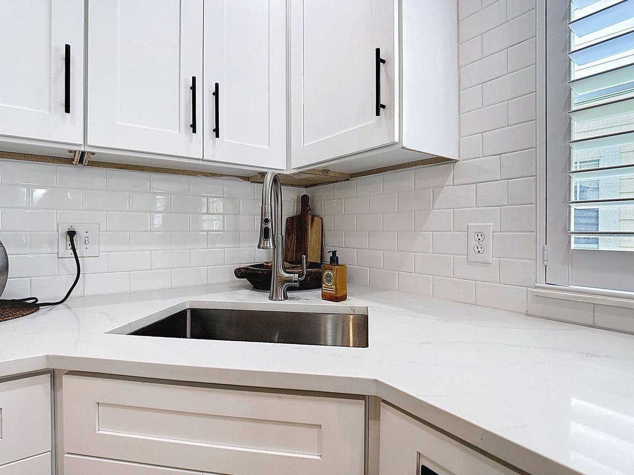 Image 15 of 47 For 1043 Nash Dr  1043