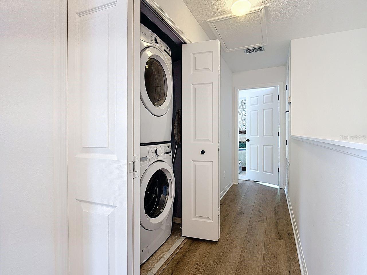 Image 23 of 47 For 1043 Nash Dr  1043