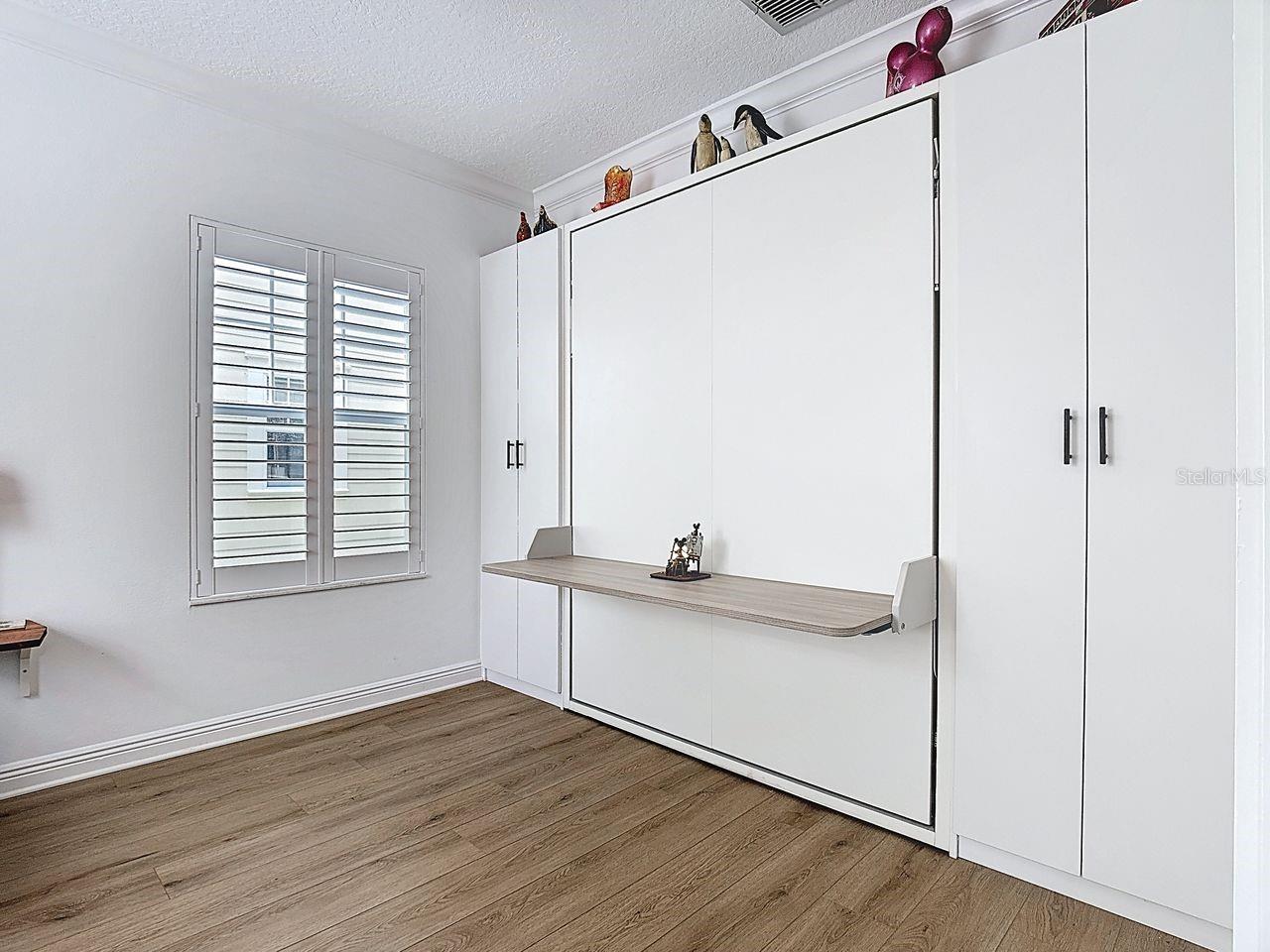 Image 6 of 47 For 1043 Nash Dr  1043