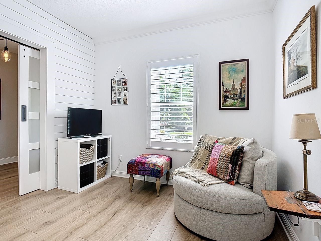 Image 8 of 47 For 1043 Nash Dr  1043