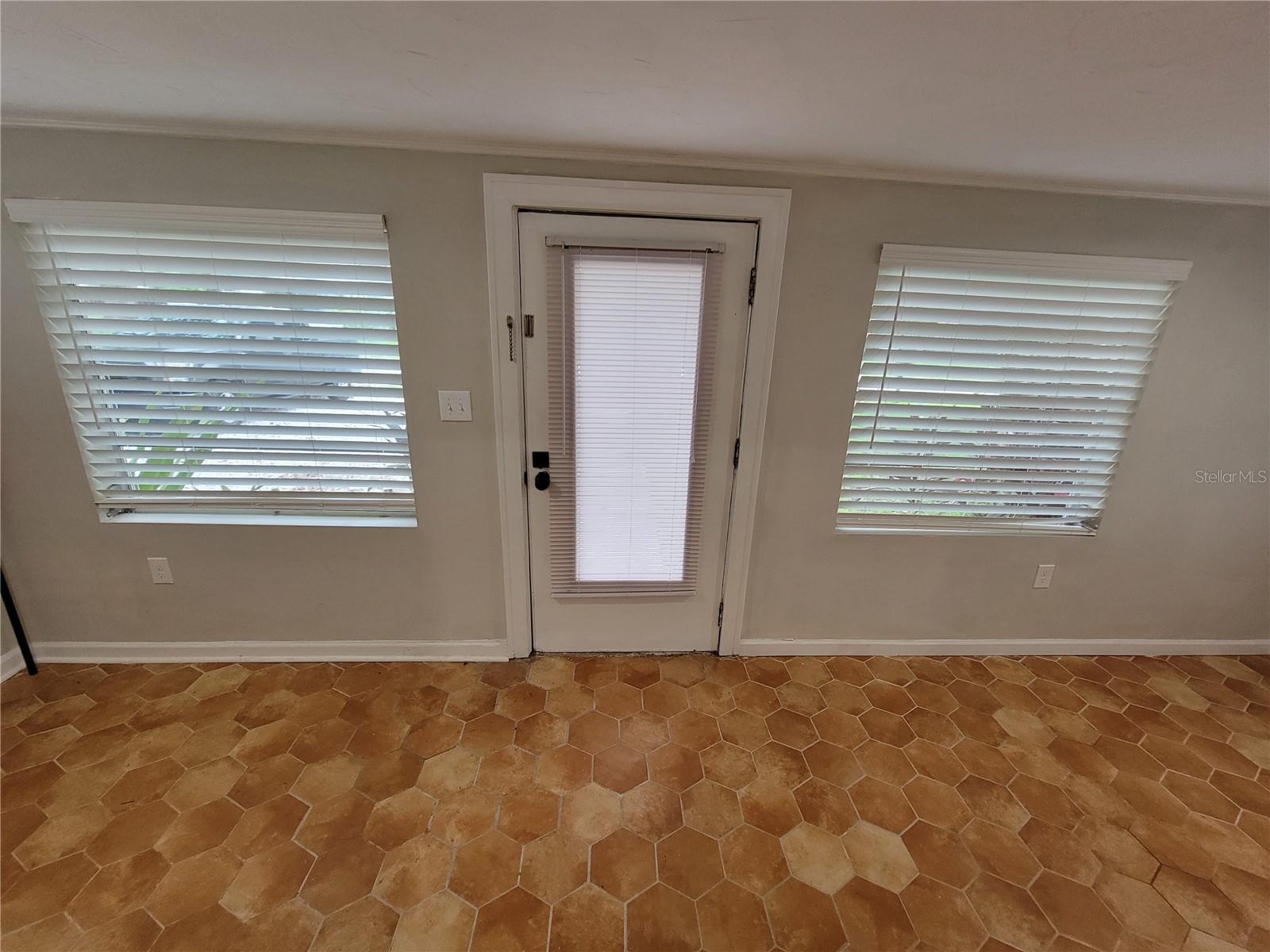 Image 3 of 29 For 717 Illinois Avenue