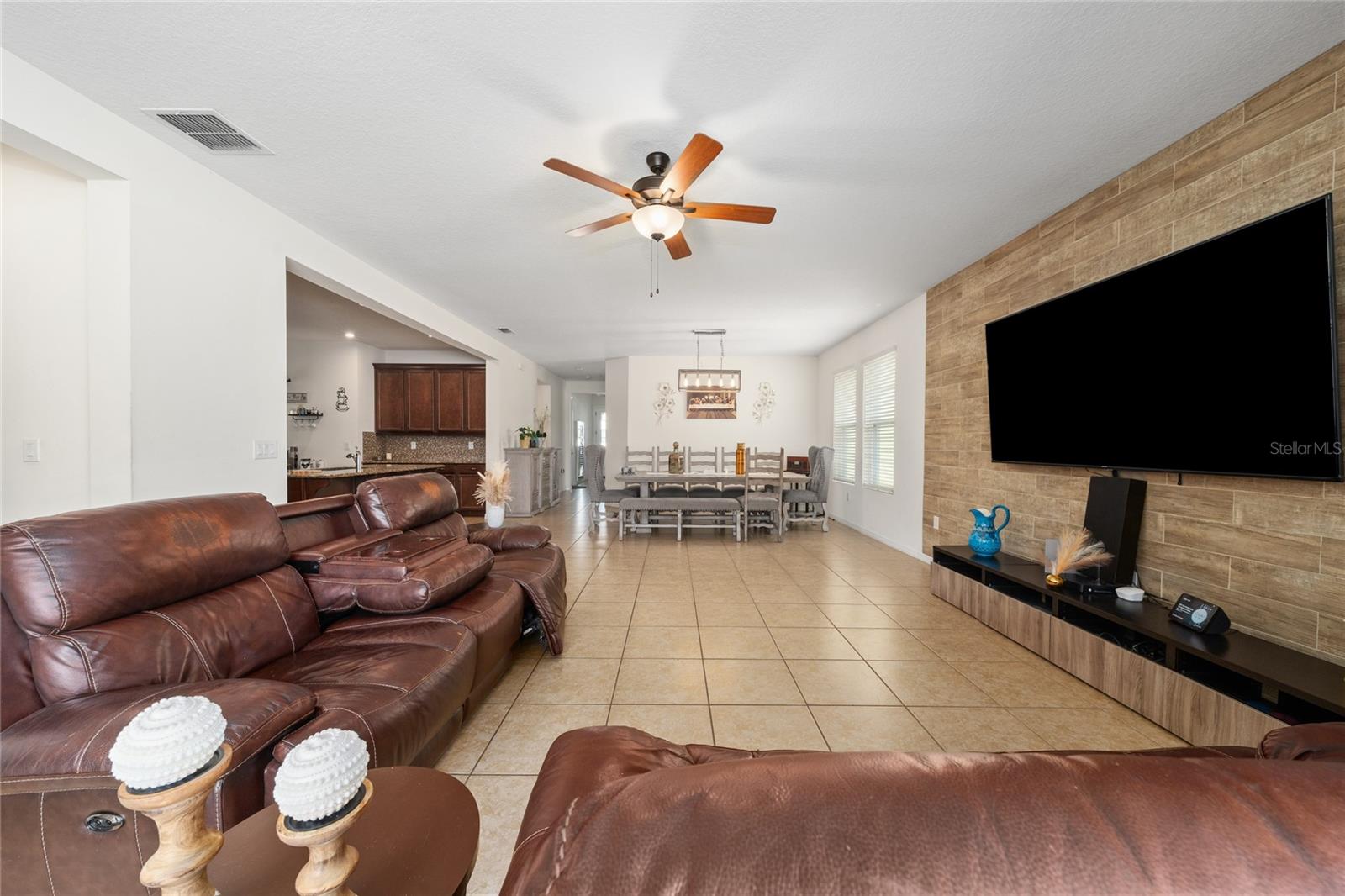 Image 25 of 38 For 2121 Avian Loop