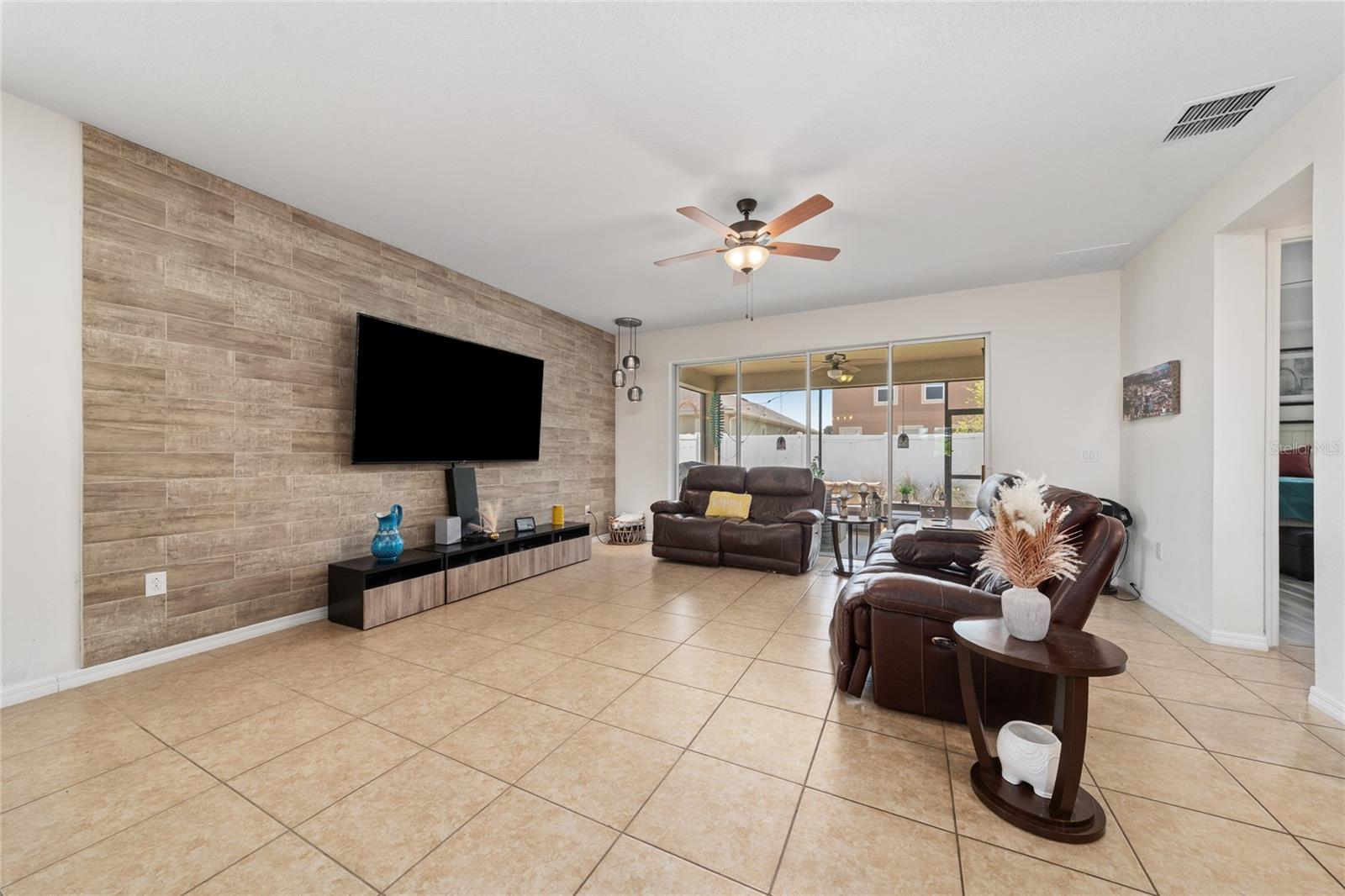 Image 26 of 38 For 2121 Avian Loop