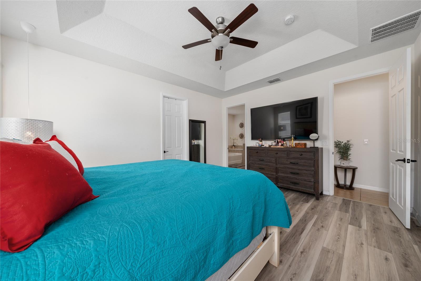 Image 28 of 38 For 2121 Avian Loop