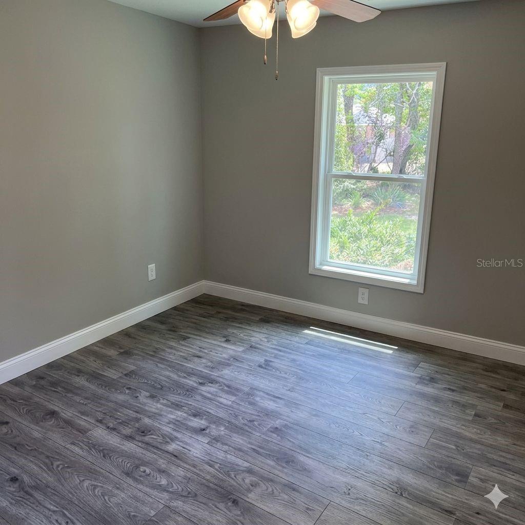 Image 11 of 12 For 1522 Barlow Place