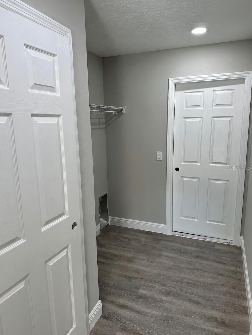 Image 4 of 12 For 1522 Barlow Place