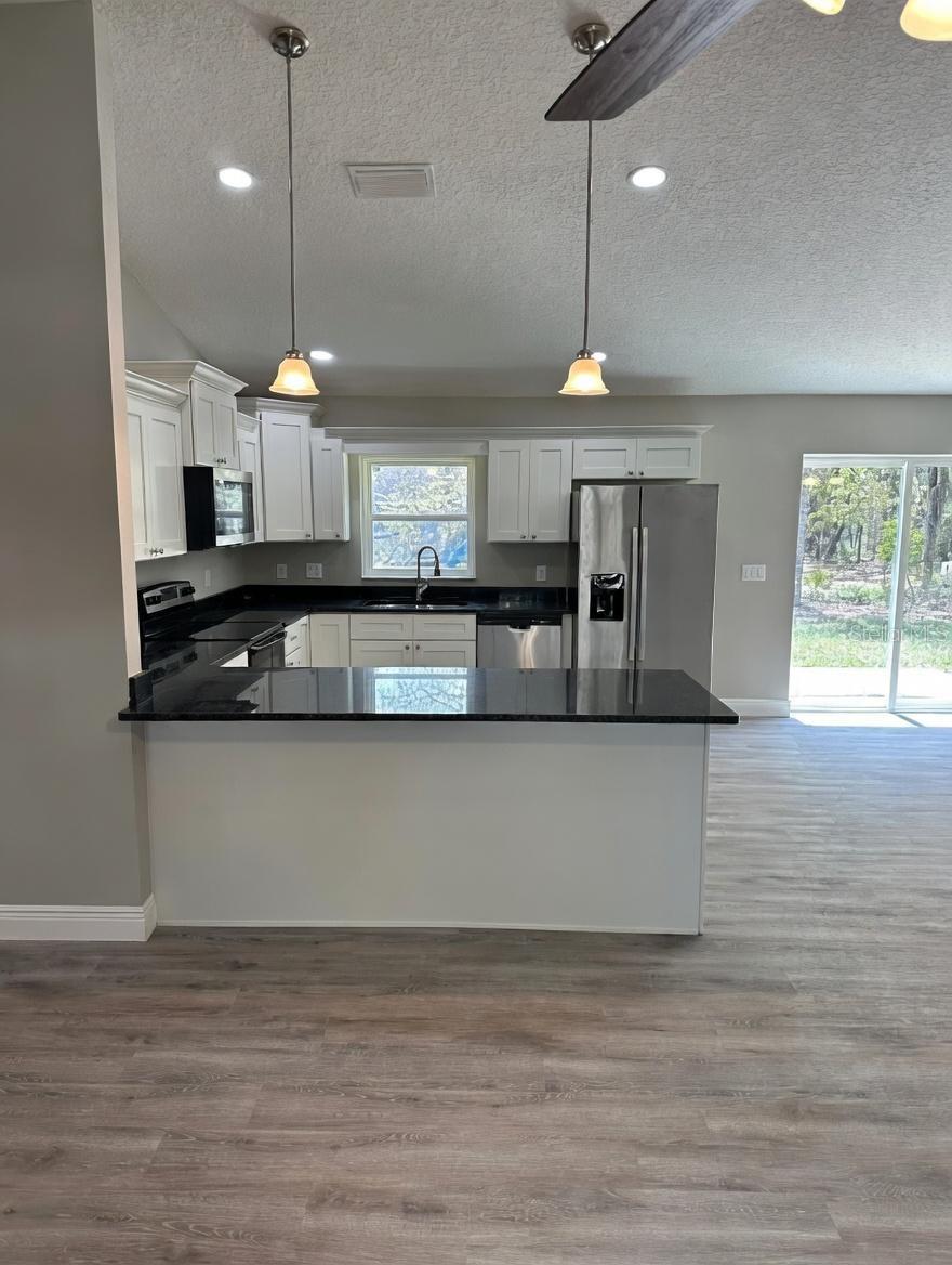 Image 6 of 12 For 1522 Barlow Place