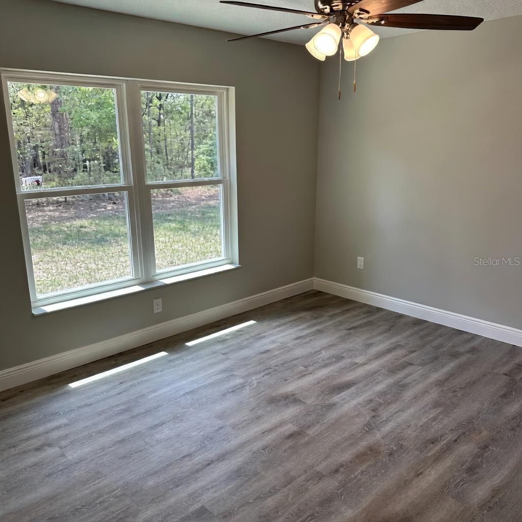 Image 8 of 12 For 1522 Barlow Place