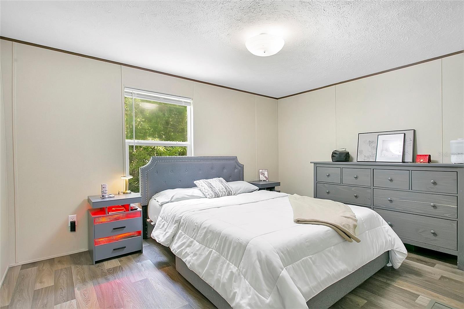 Image 9 of 30 For 25117 Antler