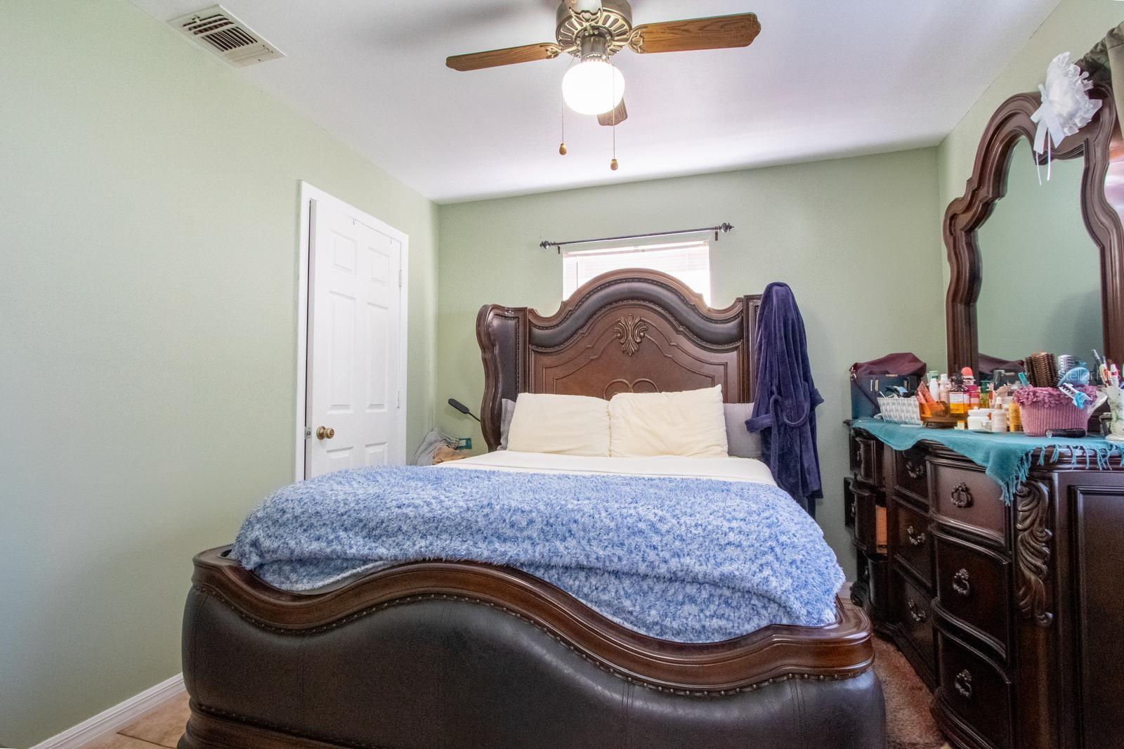 Image 22 of 29 For 4401 Edgebrook