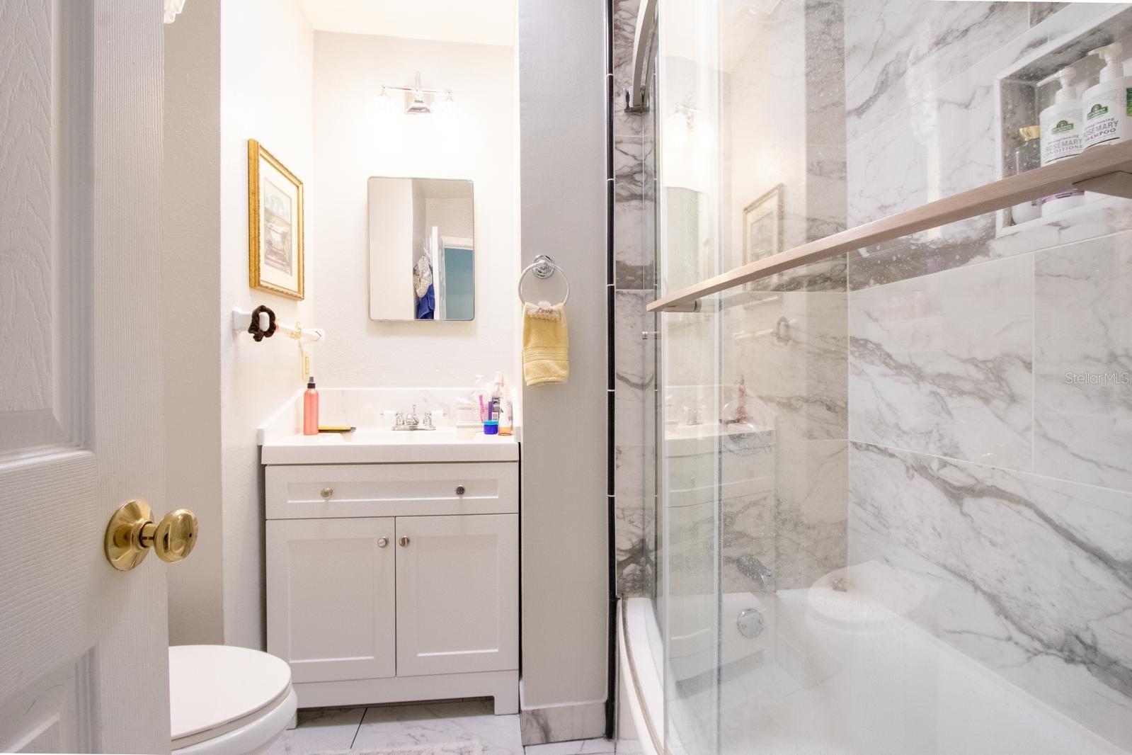 Image 24 of 29 For 4401 Edgebrook