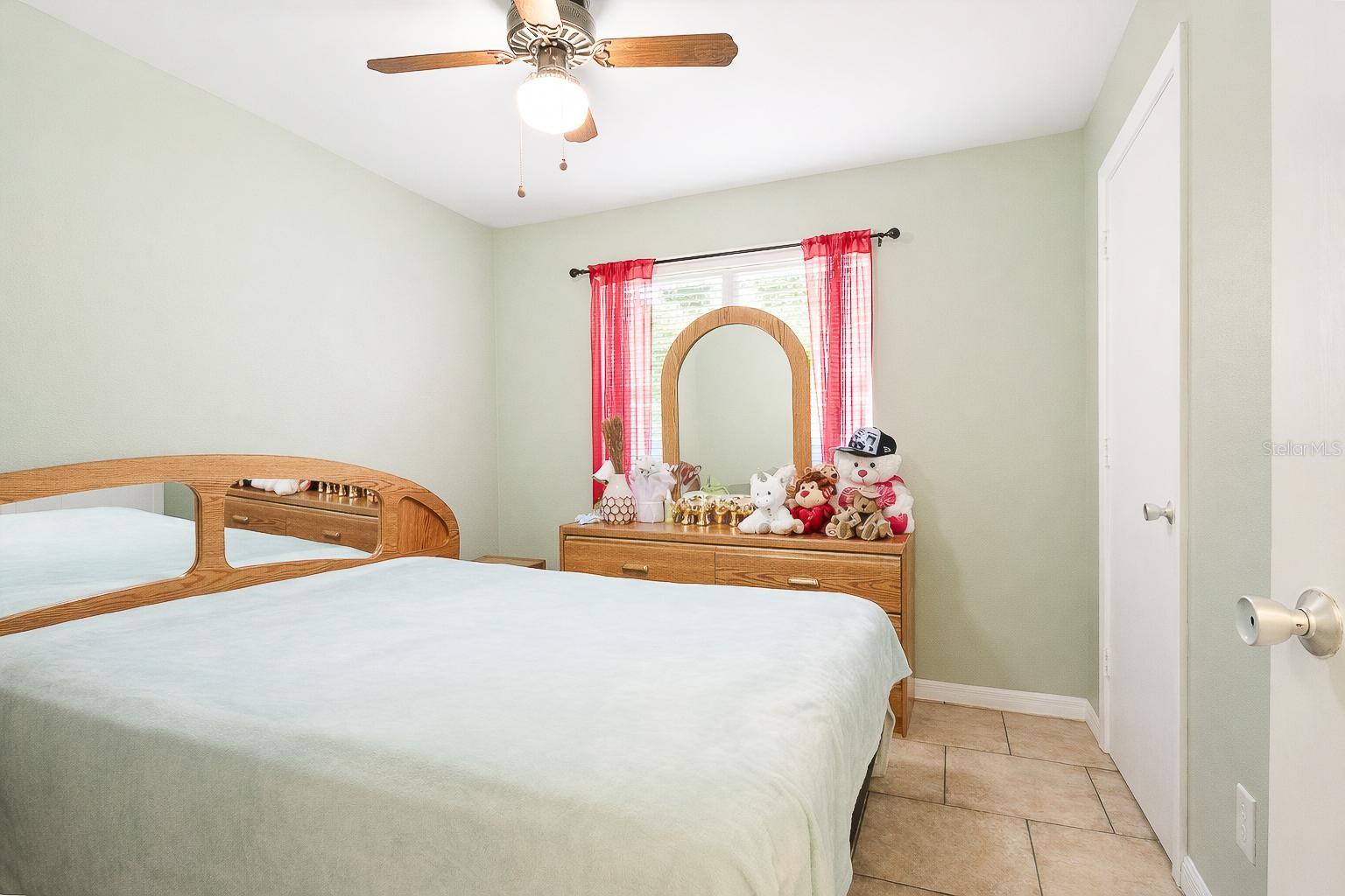 Image 25 of 29 For 4401 Edgebrook