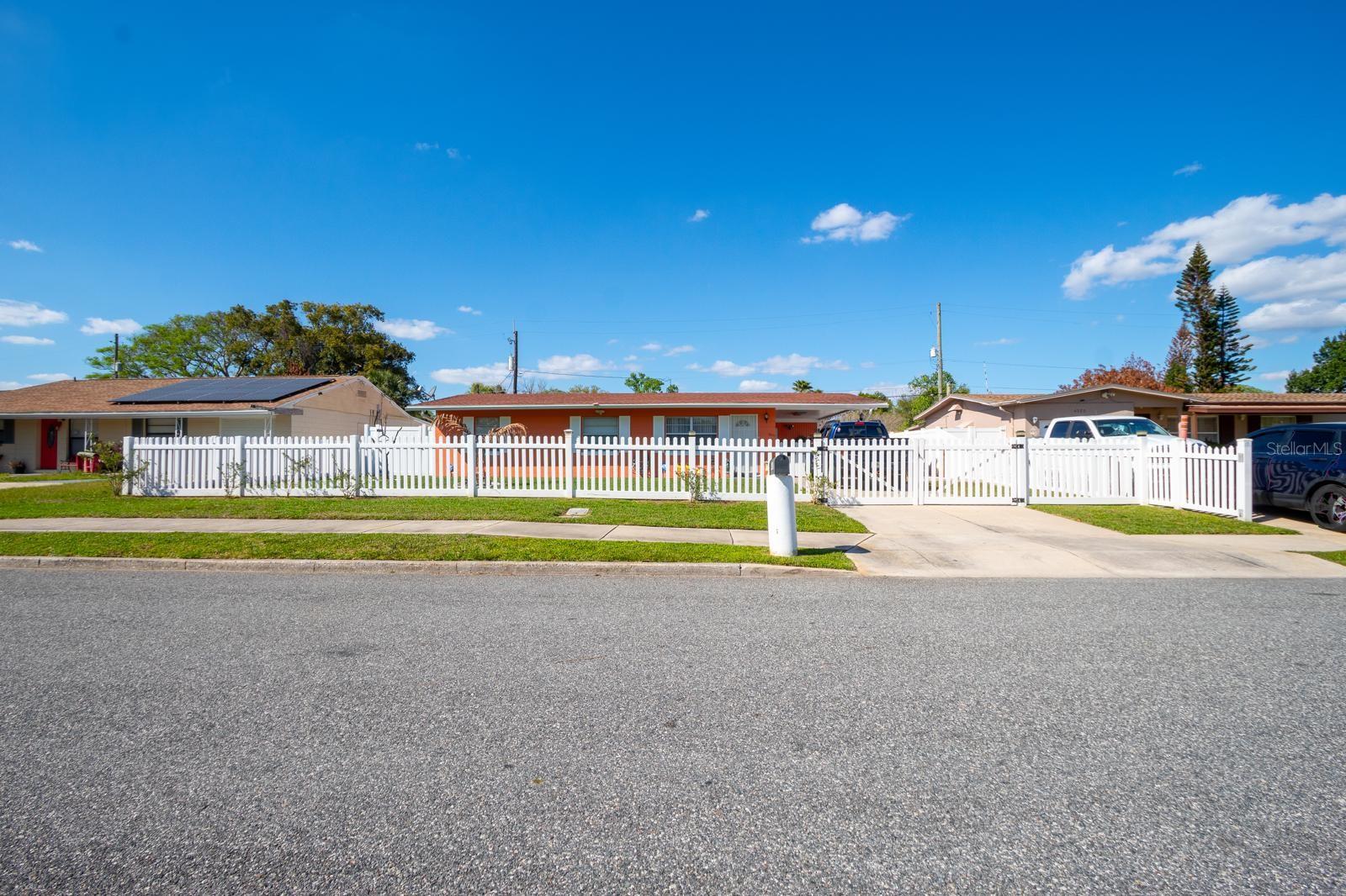 Image 3 of 29 For 4401 Edgebrook