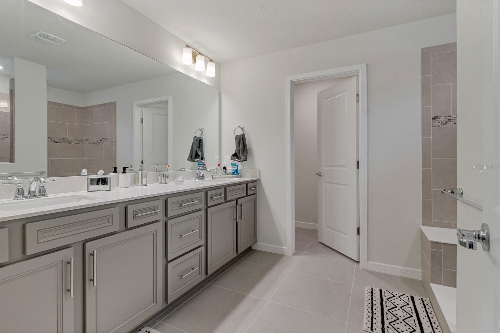 Image 17 of 41 For 5674 Arborvista Drive