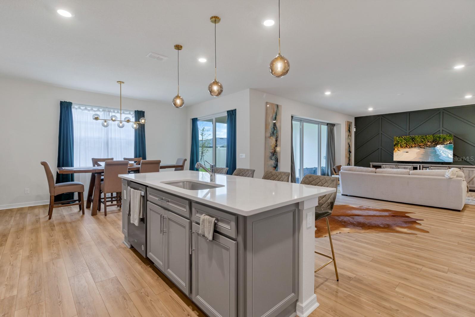 Image 8 of 41 For 5674 Arborvista Drive