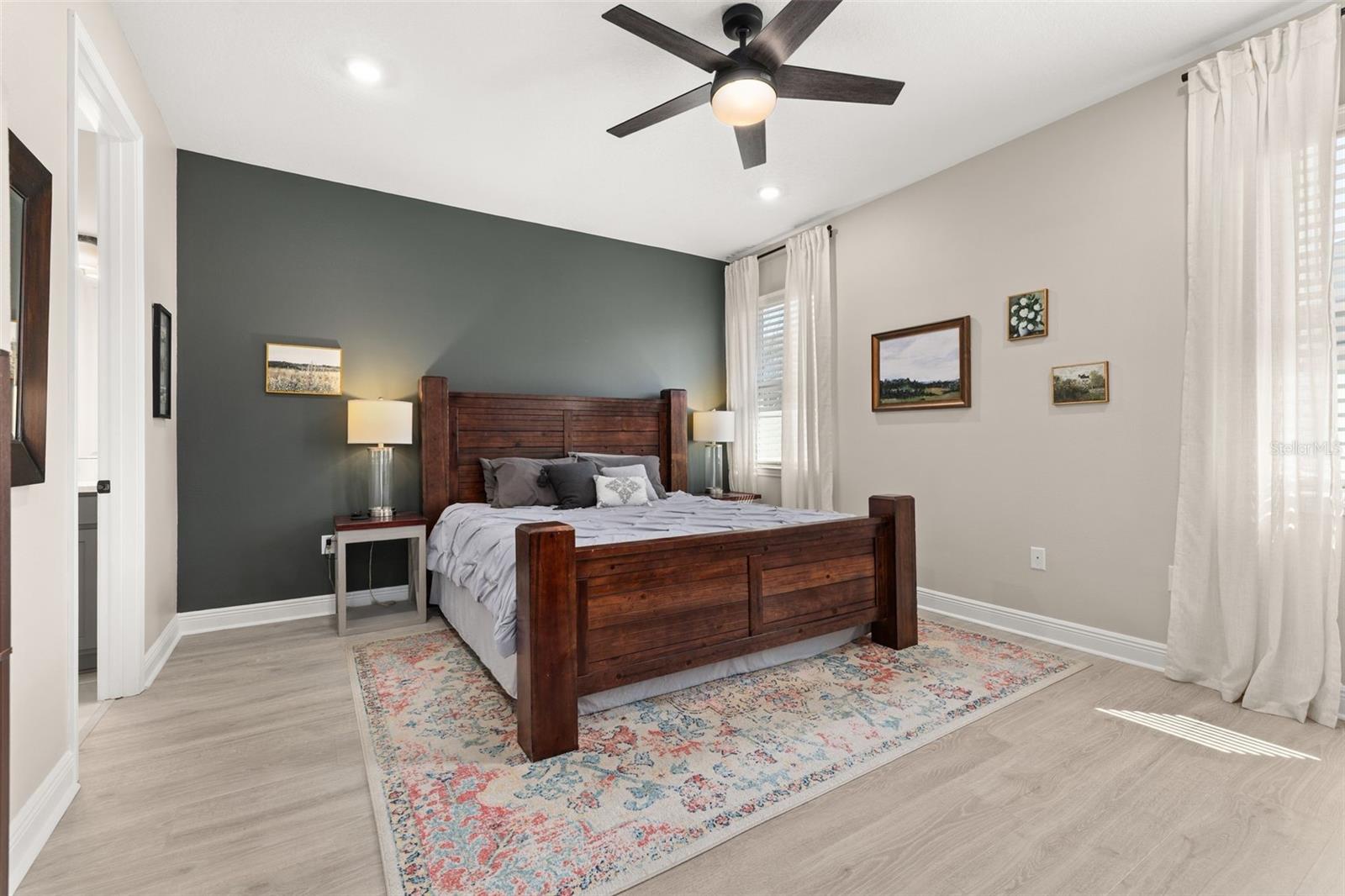 Image 16 of 56 For 4542 Lions Gate Avenue