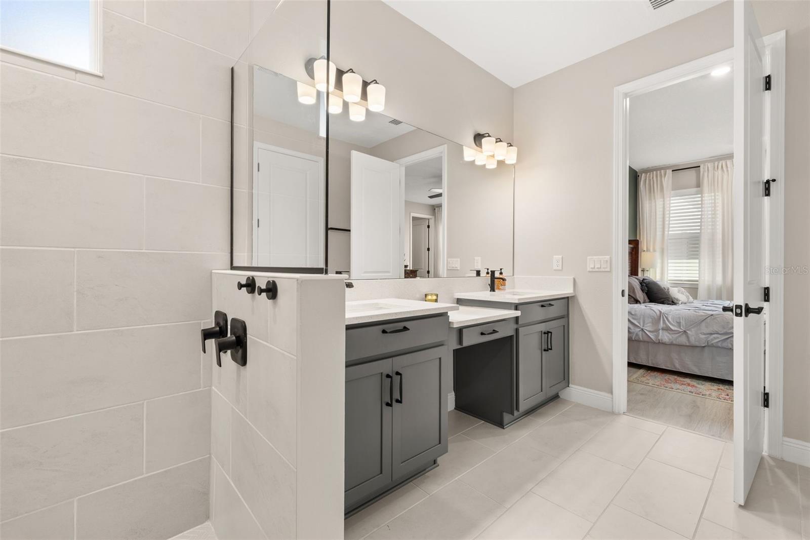 Image 21 of 56 For 4542 Lions Gate Avenue