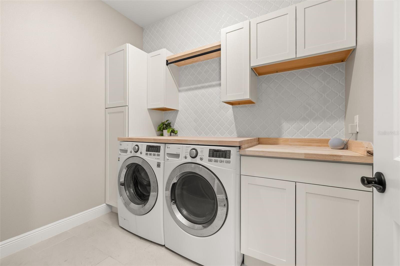 Image 22 of 56 For 4542 Lions Gate Avenue