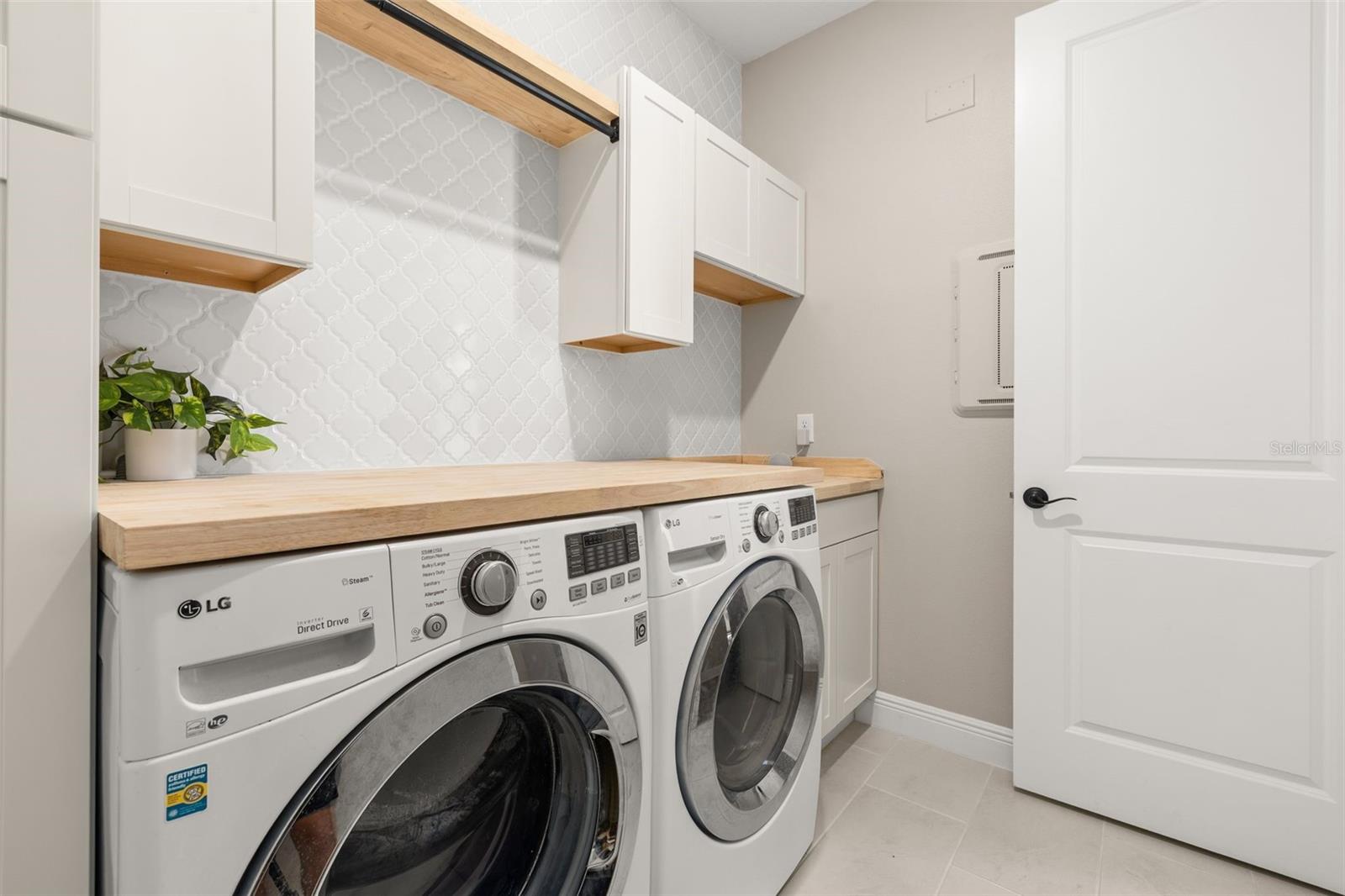 Image 23 of 56 For 4542 Lions Gate Avenue