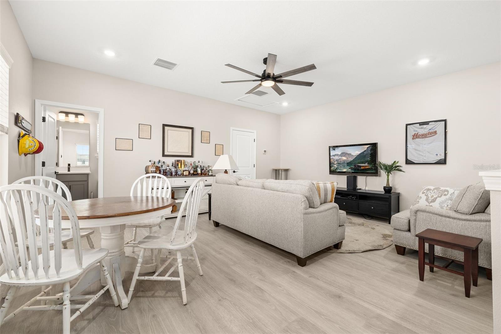 Image 33 of 56 For 4542 Lions Gate Avenue