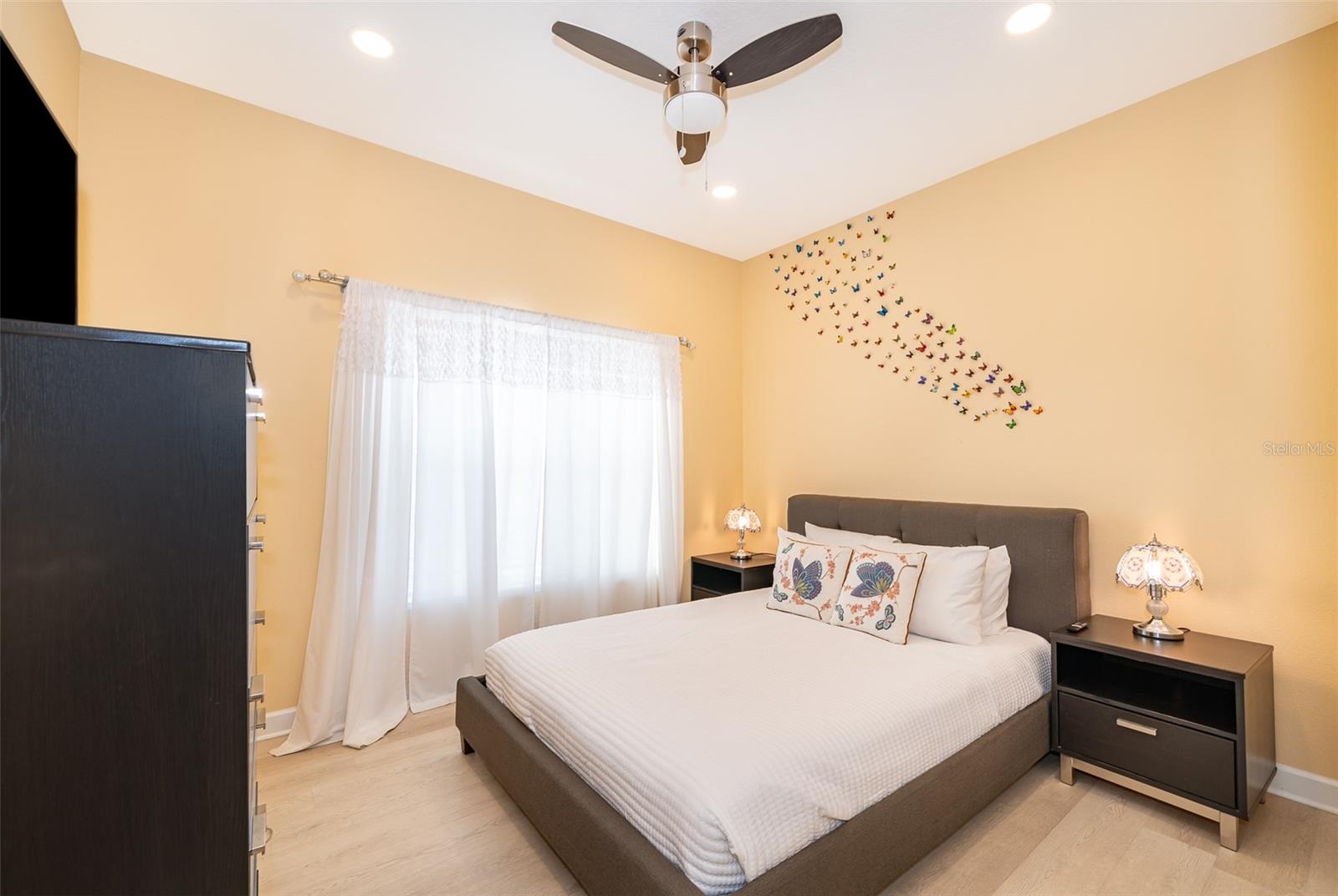 Image 4 of 32 For 8949 Candy Palm Road