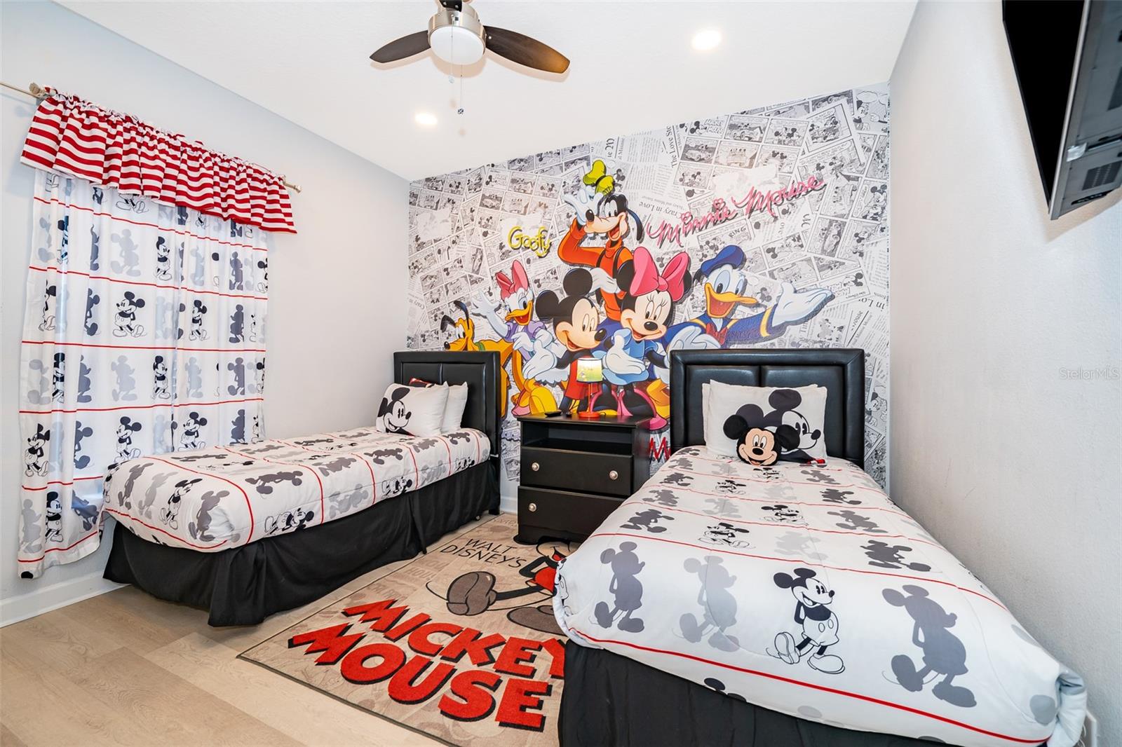 Image 7 of 32 For 8949 Candy Palm Road